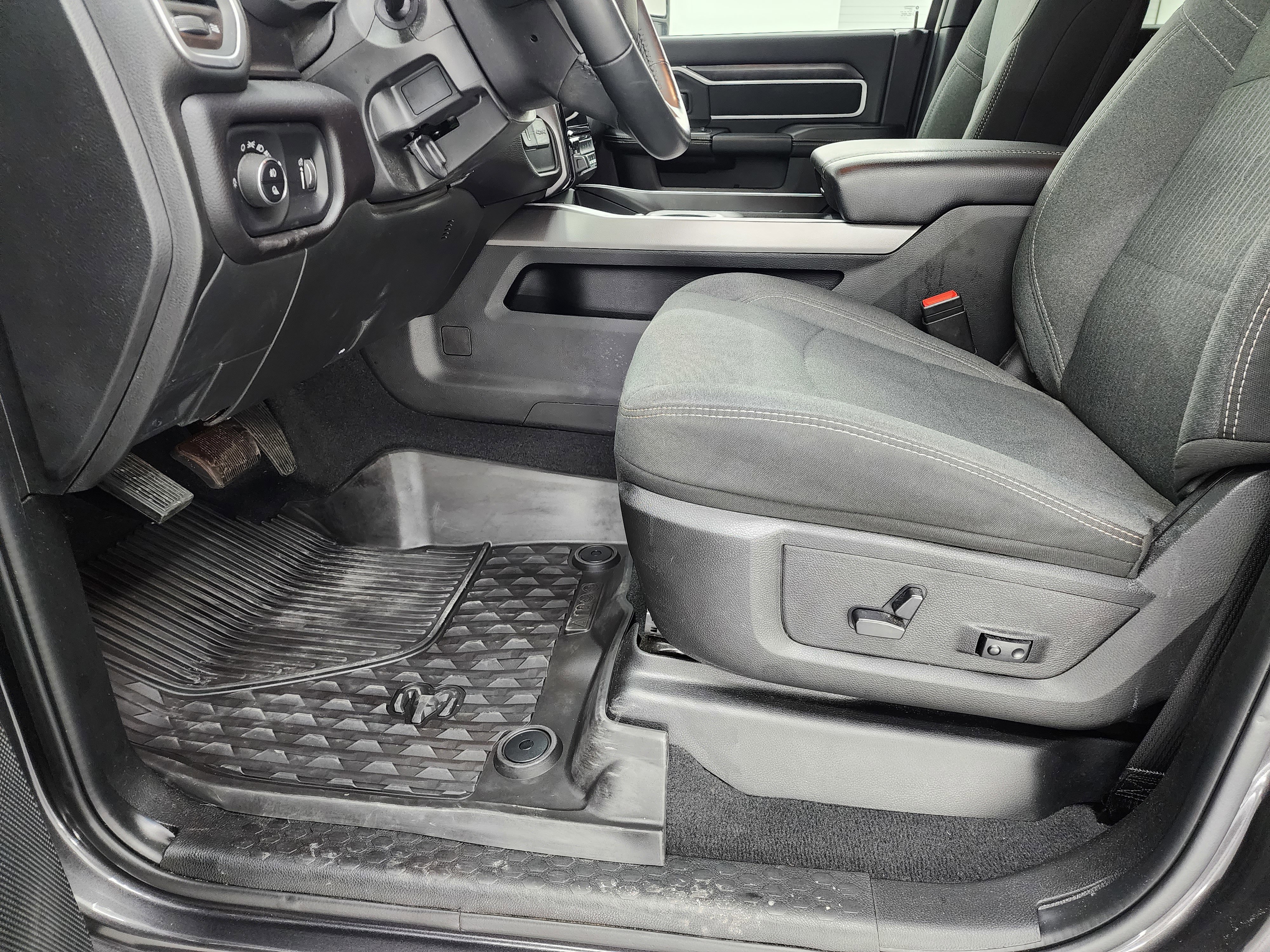 Used 2024 RAM 3500 Big Horn w/ Night Edition image 8