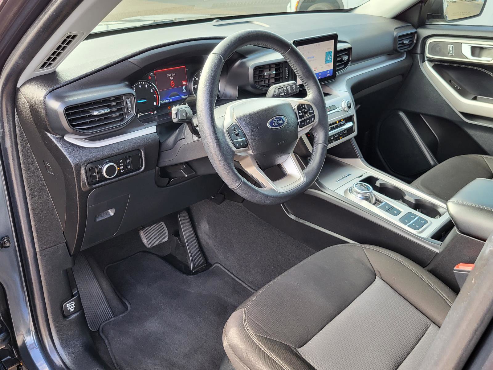 Used 2023 Ford Explorer XLT image 16