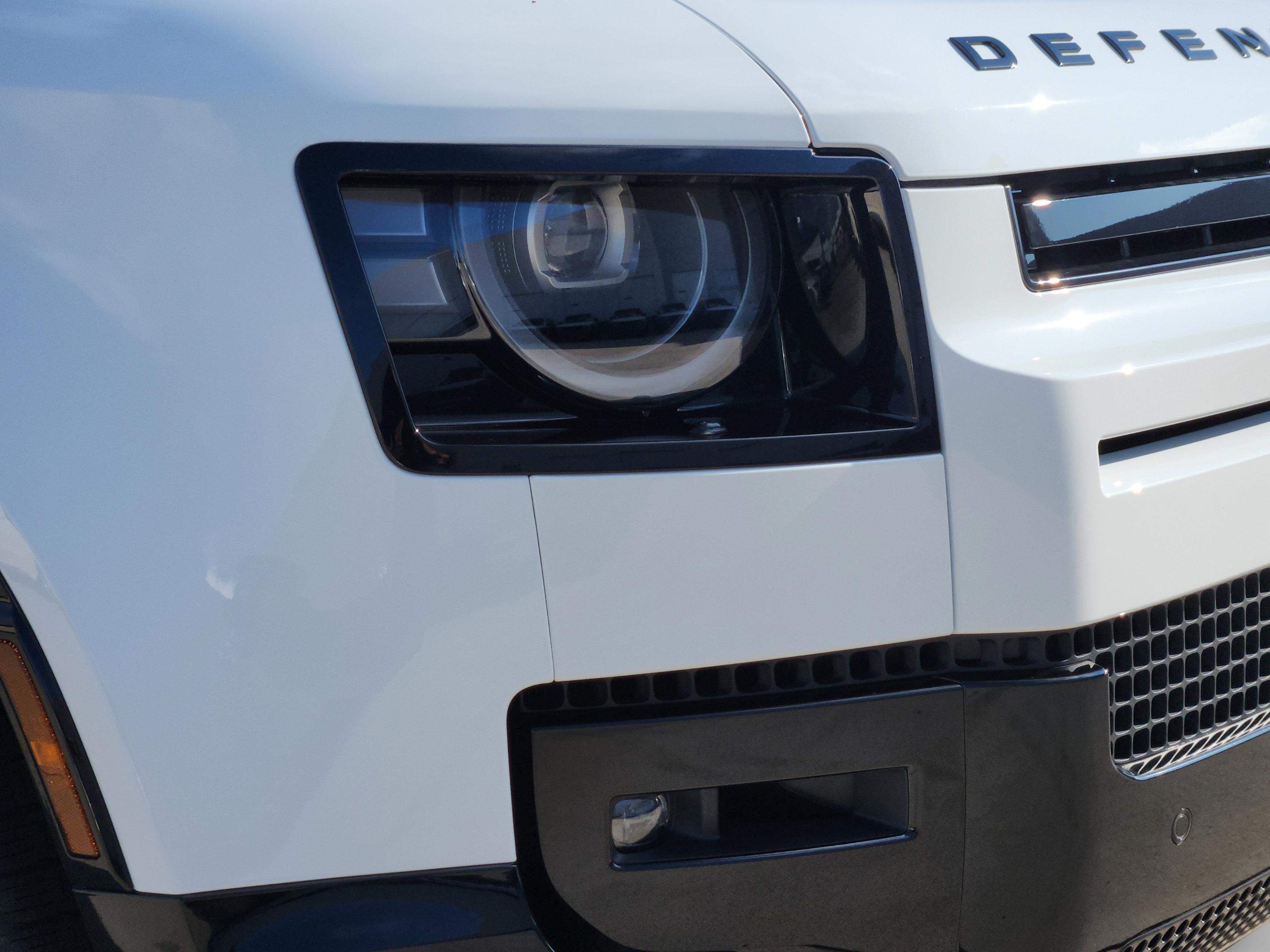 New 2026 Land Rover Defender 110 X-Dynamic SE AWD/4WD image 30