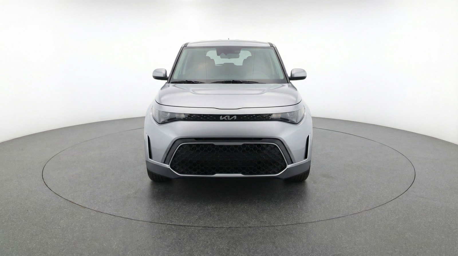 Used 2025 Kia Soul LX w/ LX Technology Package FWD image 2