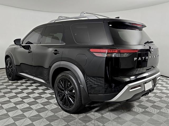 Used 2024 Nissan Pathfinder Platinum FWD image 6