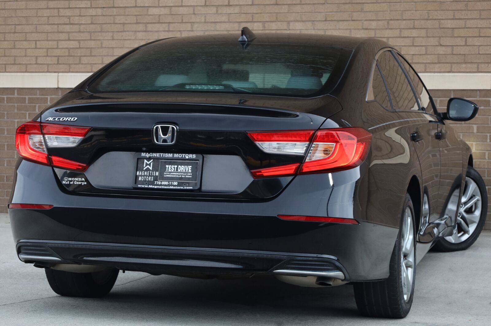 Used 2018 Honda Accord LX image 11