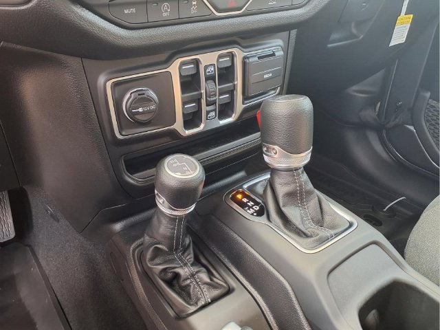 New 2026 Jeep Gladiator Sport AWD/4WD image 19