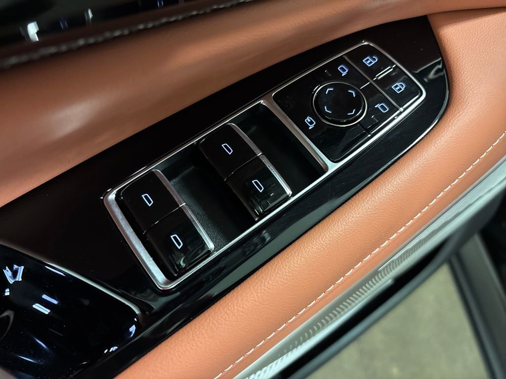 New 2026 Cadillac Optiq Luxury 2 w/ LPO, Floor Liner Package image 22