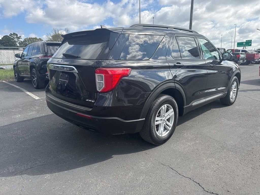 Used 2021 Ford Explorer XLT image 6