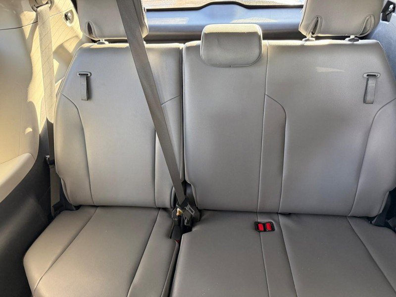 Used 2021 Toyota Sienna XLE image 14