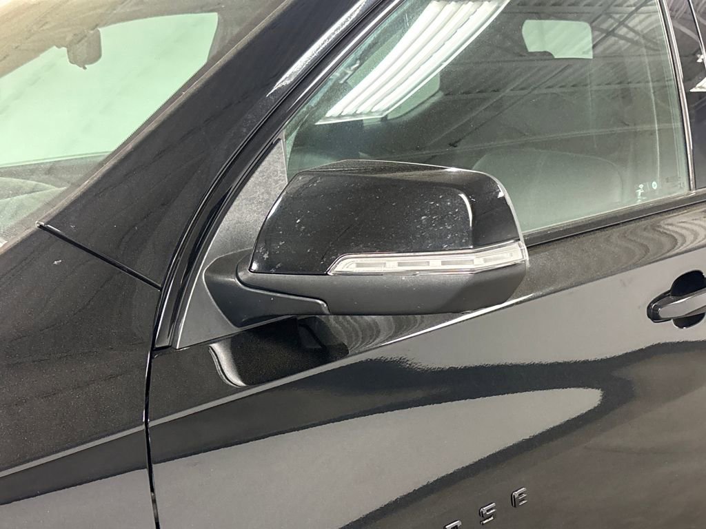 Used 2022 Chevrolet Traverse RS image 9