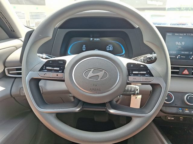 Certified 2026 Hyundai Elantra SE FWD image 18