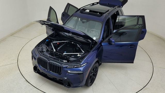 Used 2024 BMW X7 xDrive40i w/ Executive Package image 88