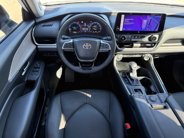 Used 2025 Toyota Grand Highlander FWD image 21