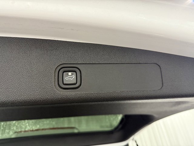 Used 2013 Chevrolet Tahoe LT image 17