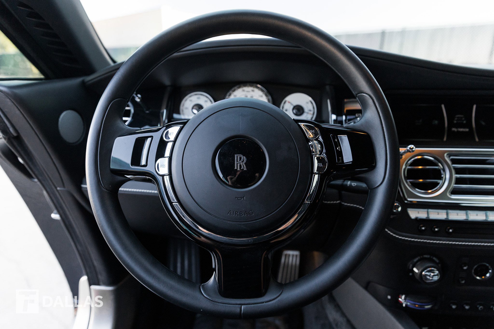 Used 2020 Rolls-Royce Wraith image 25