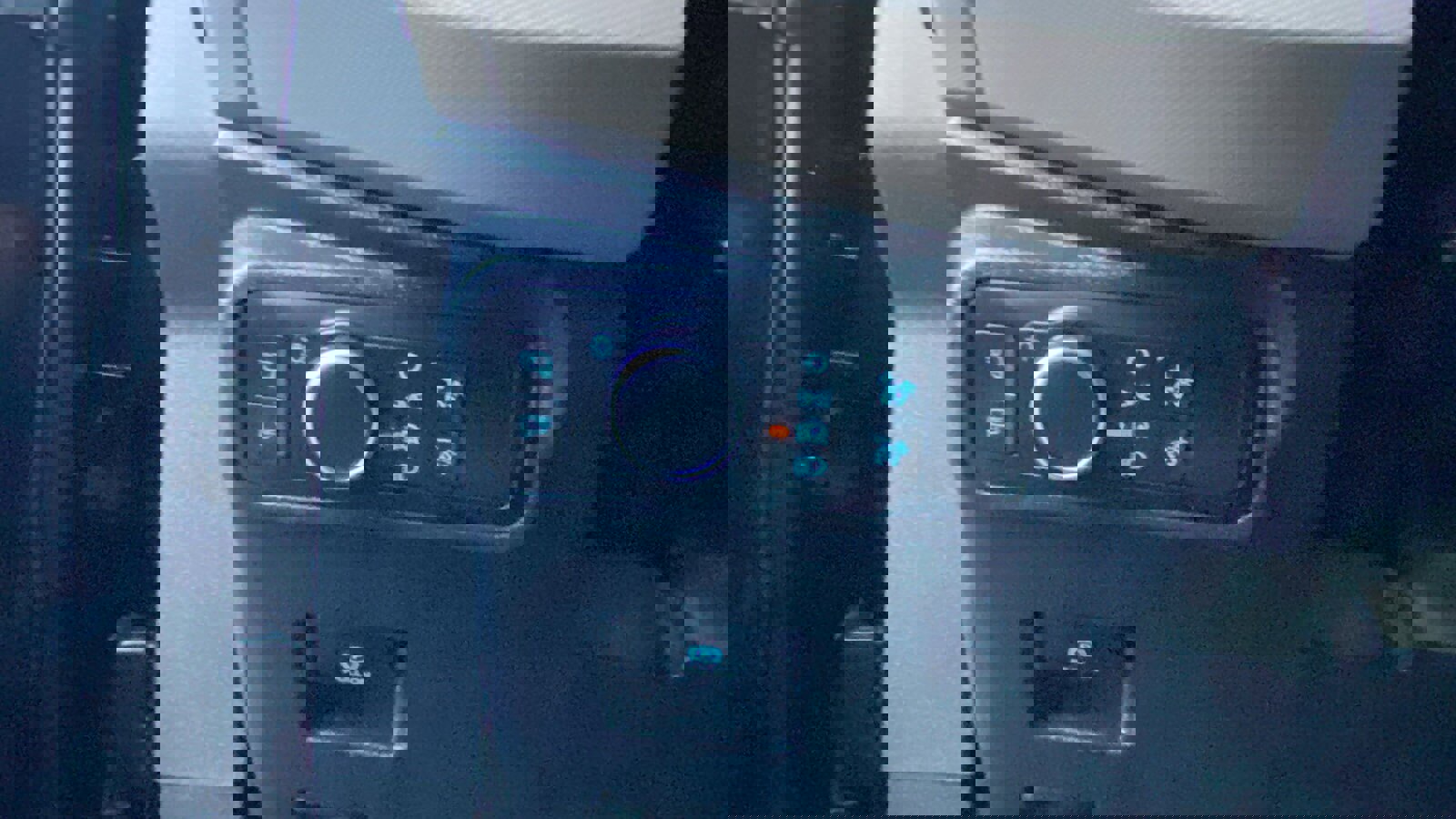 Used 2022 Ford Bronco Wildtrak image 8