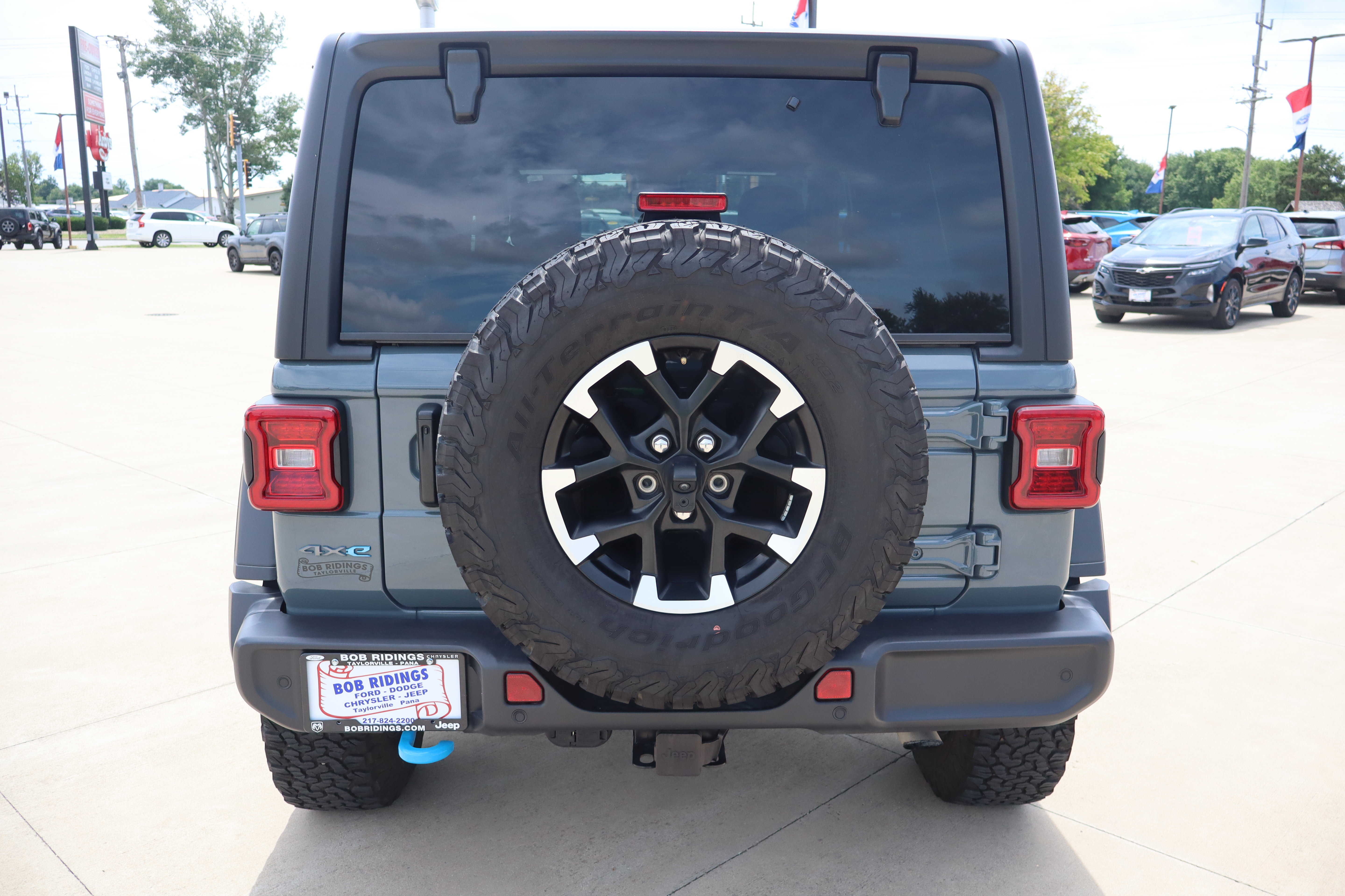 Used 2025 Jeep Wrangler Unlimited Rubicon 4xe w/ Safety Group AWD/4WD image 6