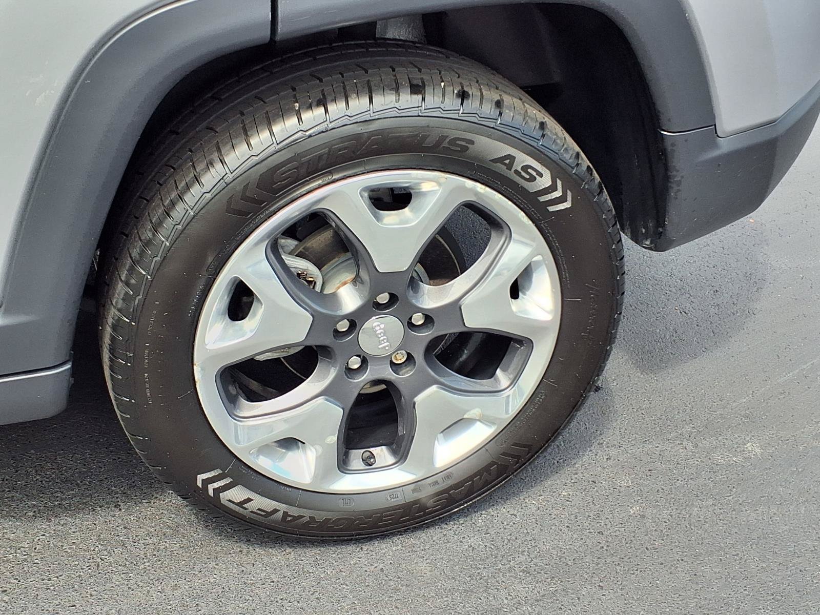 Used 2019 Jeep Compass Limited AWD/4WD image 25