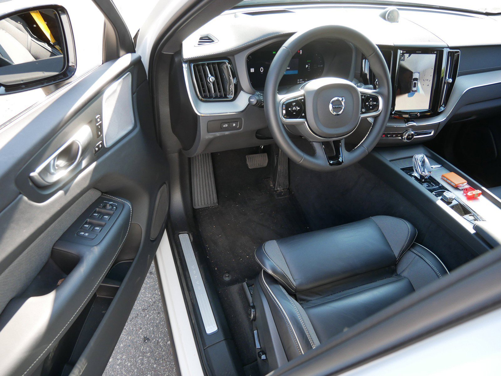Certified 2024 Volvo XC60 T8 Polestar AWD/4WD image 12