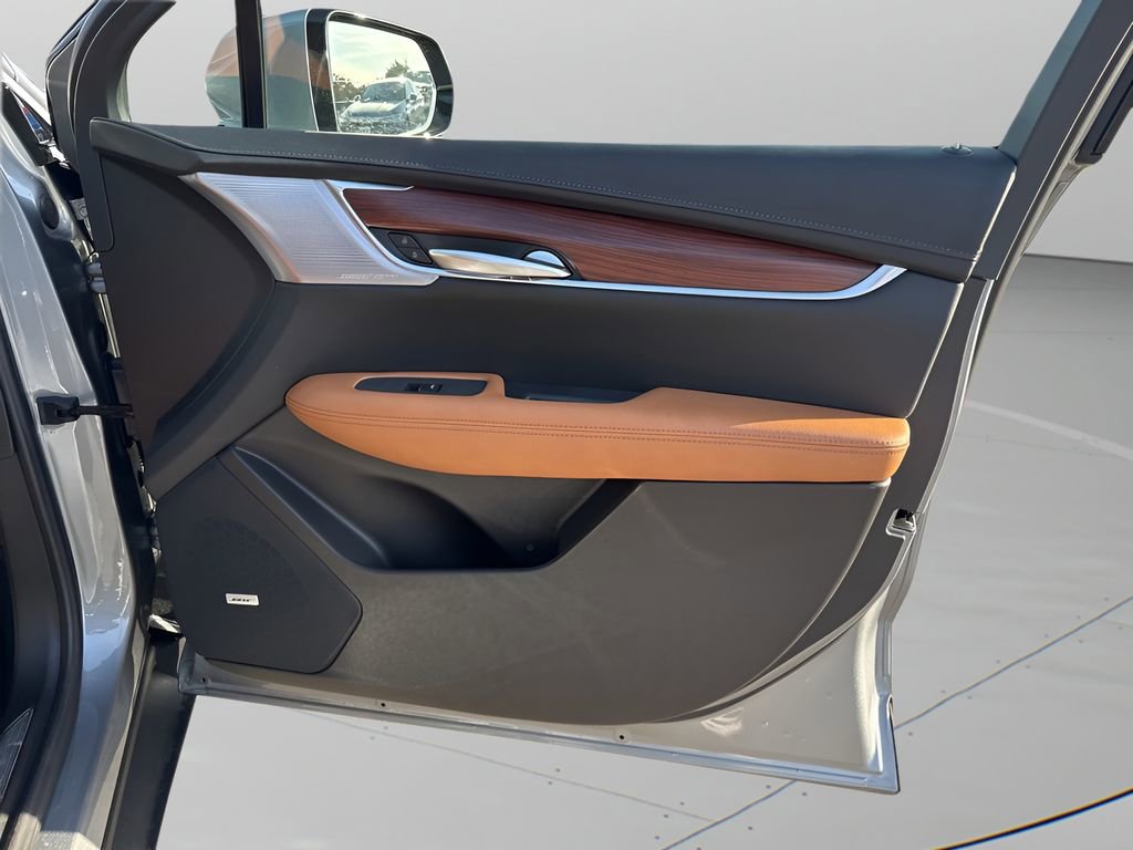 Certified 2025 Cadillac XT5 Premium Luxury w/ Technology Package image 11