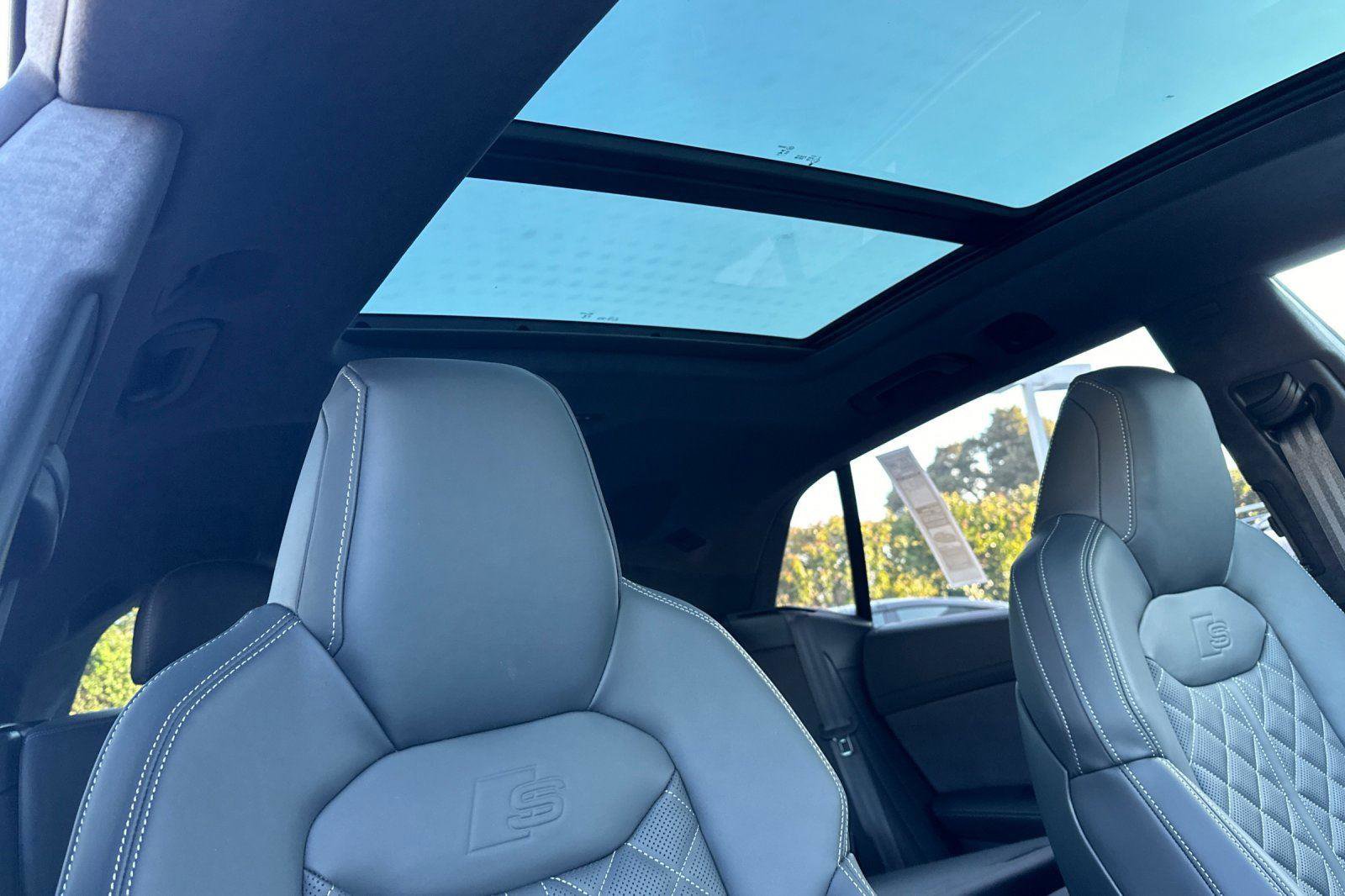 New 2026 Audi SQ8 Prestige image 16