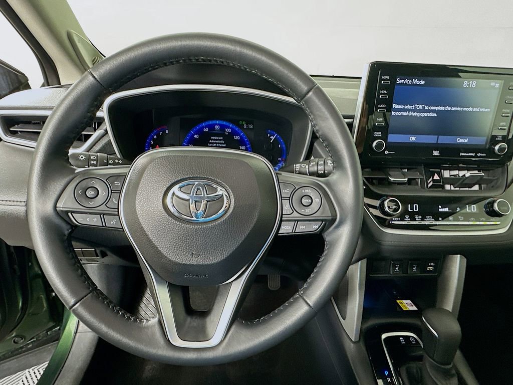 Used 2022 Toyota Corolla Cross XLE image 11