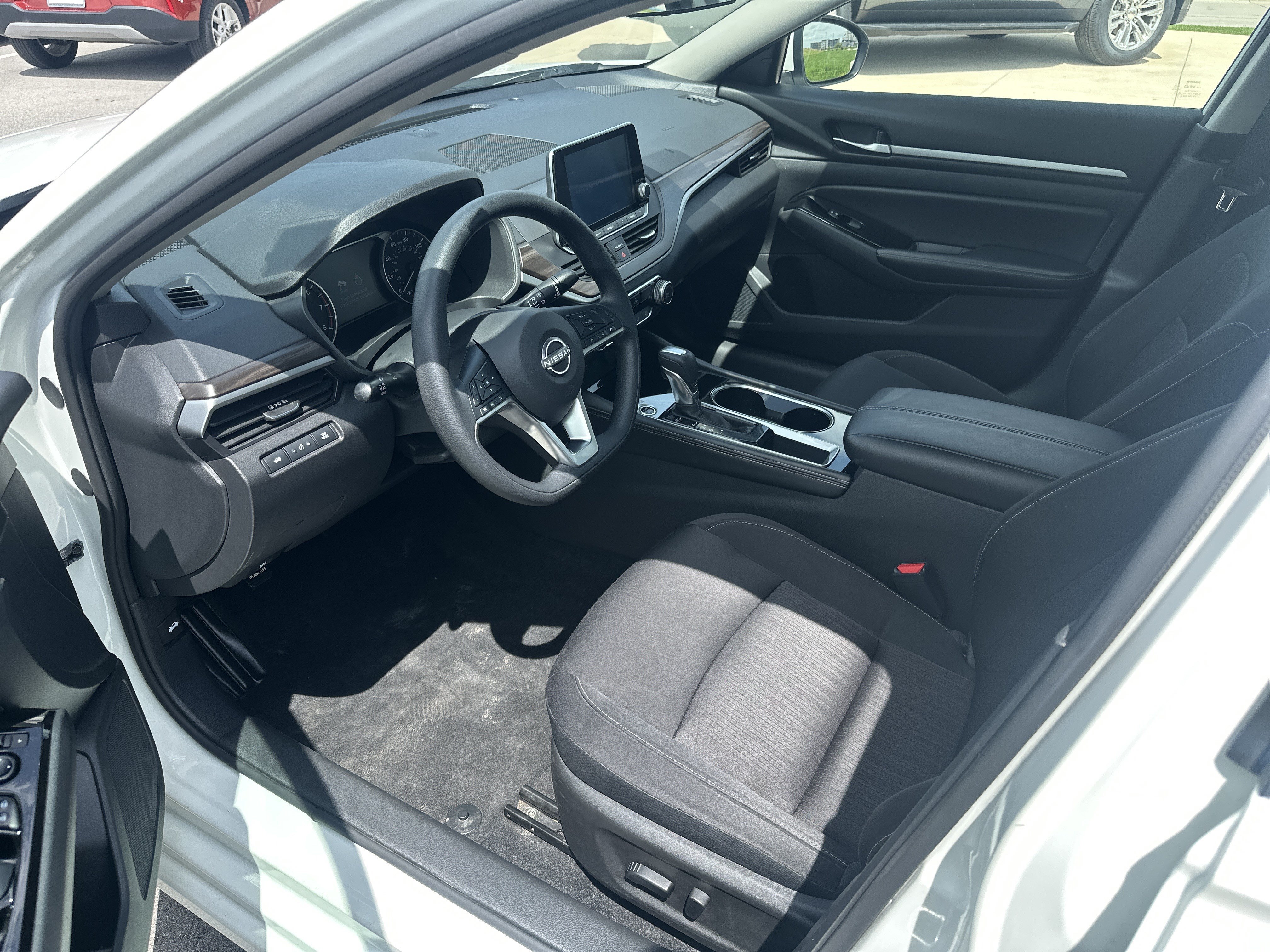 Used 2023 Nissan Altima 2.5 SV FWD image 10