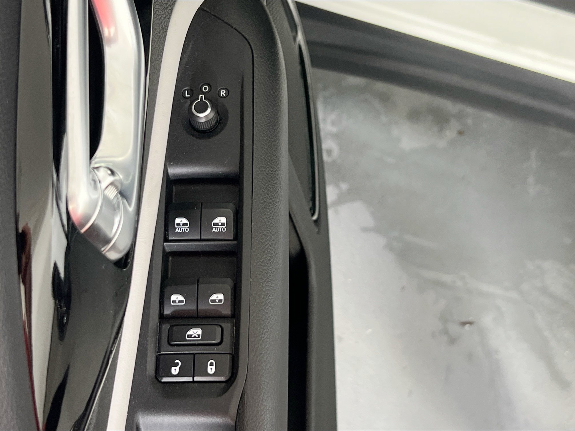 Used 2023 Jeep Compass Limited AWD/4WD image 17