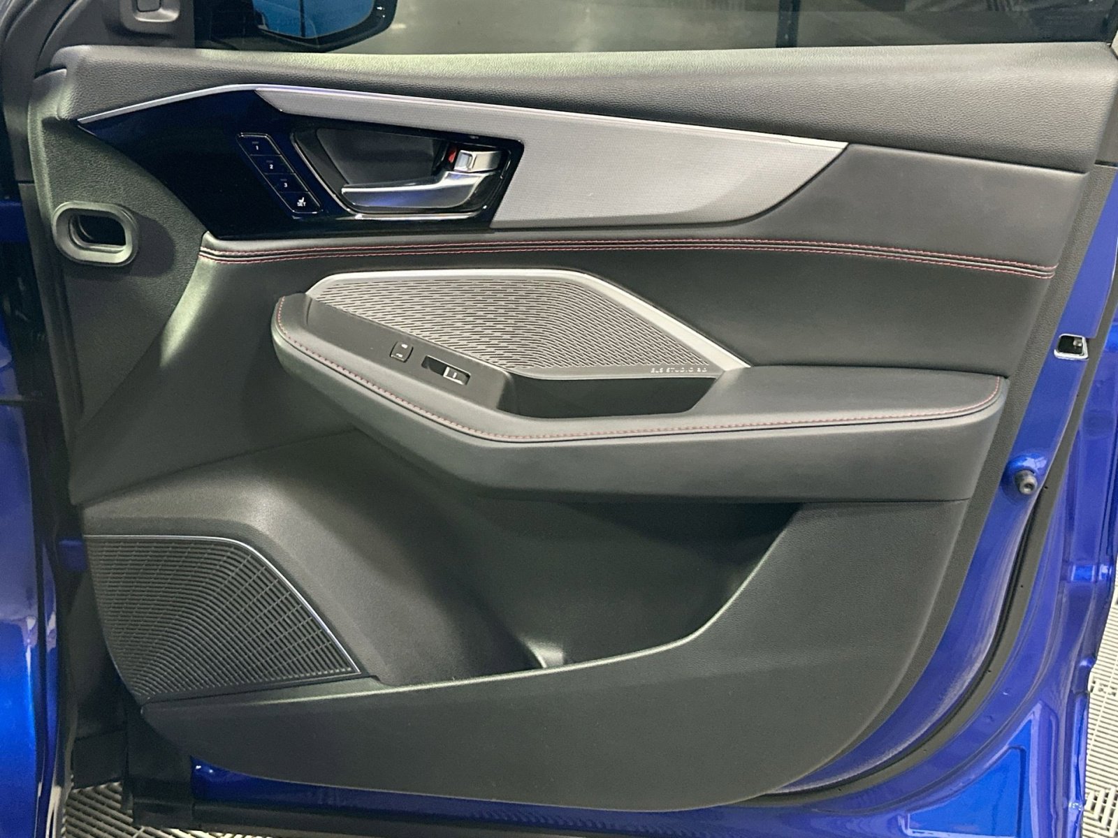 Used 2023 Acura MDX A-Spec image 40