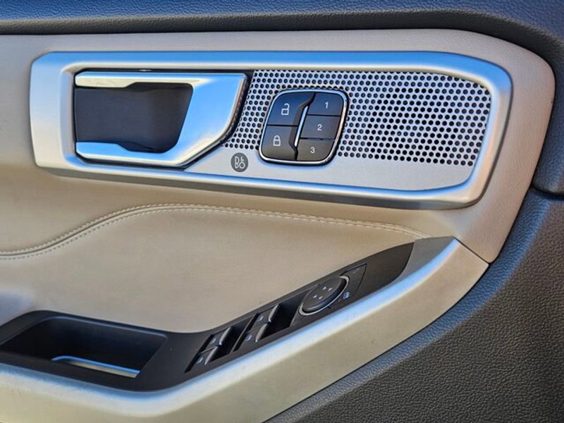 Certified 2023 Ford Explorer Limited w/ Equipment Group 301A RWD image 33