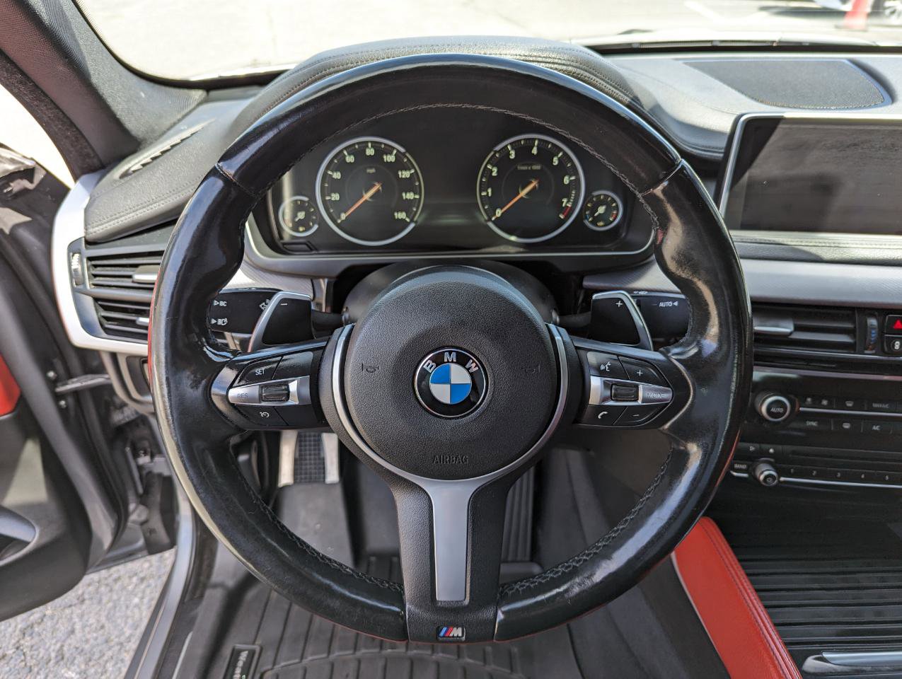 Used 2018 BMW X6 xDrive50i w/ M Sport Package AWD/4WD image 15