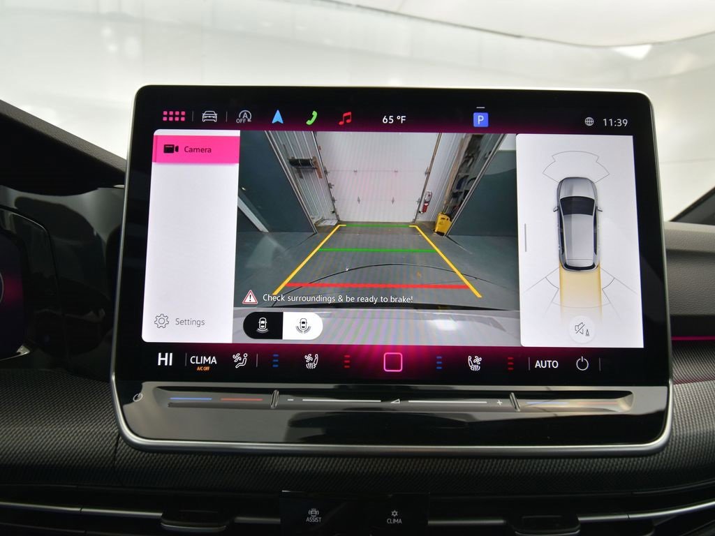 Used 2025 Volkswagen GTI SE image 10