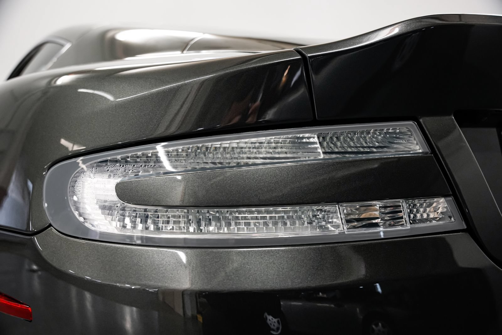 Used 2014 Aston Martin DB9 Coupe RWD image 31