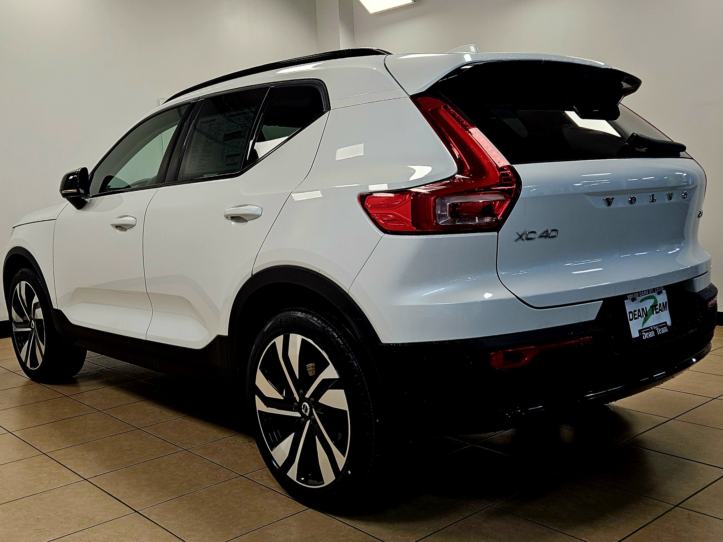 New 2026 Volvo XC40 B5 Ultra w/ Climate Package AWD/4WD image 6