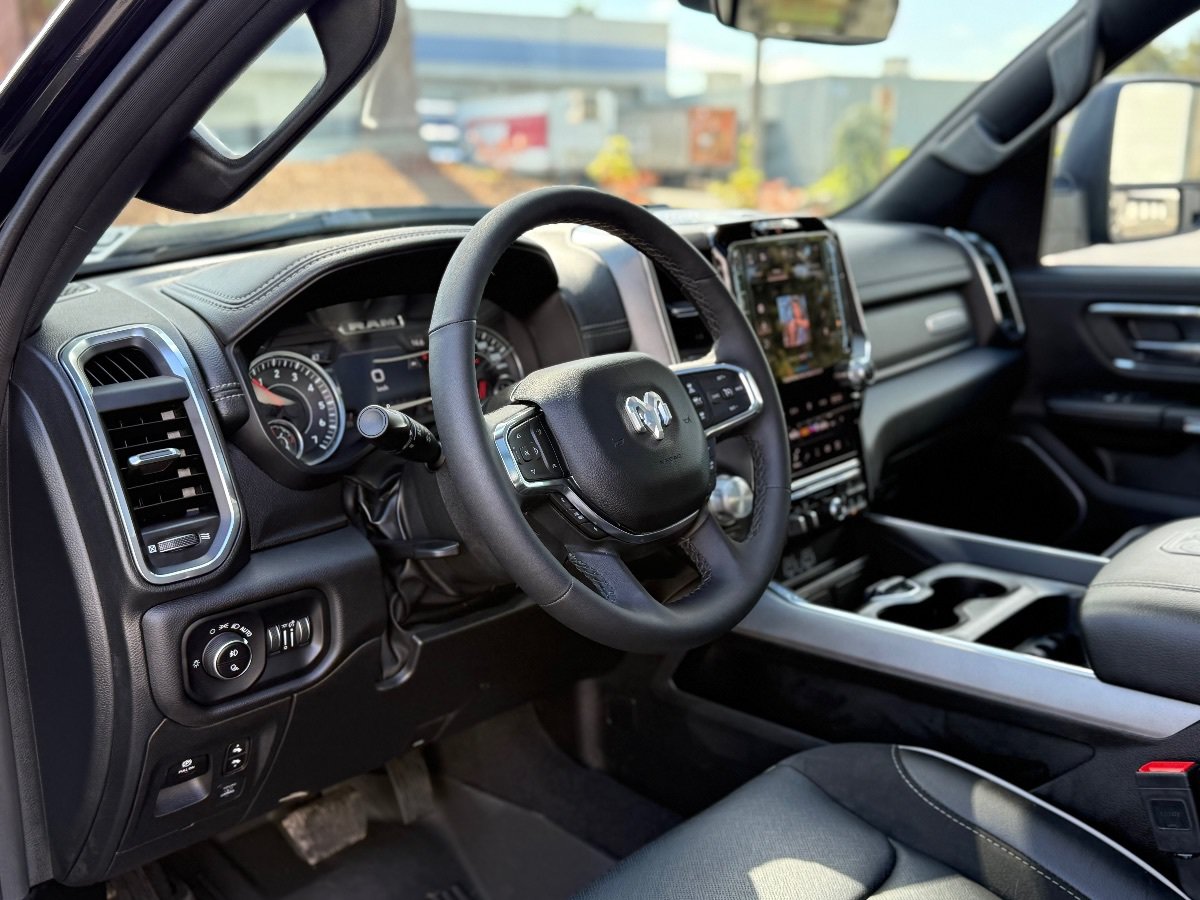 Used 2025 RAM 1500 Laramie w/ Sport Appearance Package AWD/4WD image 13