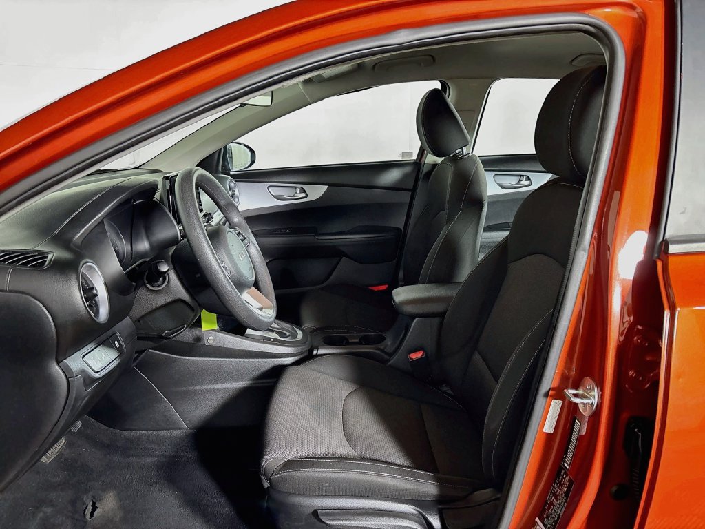 Used 2023 Kia Forte LXS w/ LXS Technology Package FWD image 11
