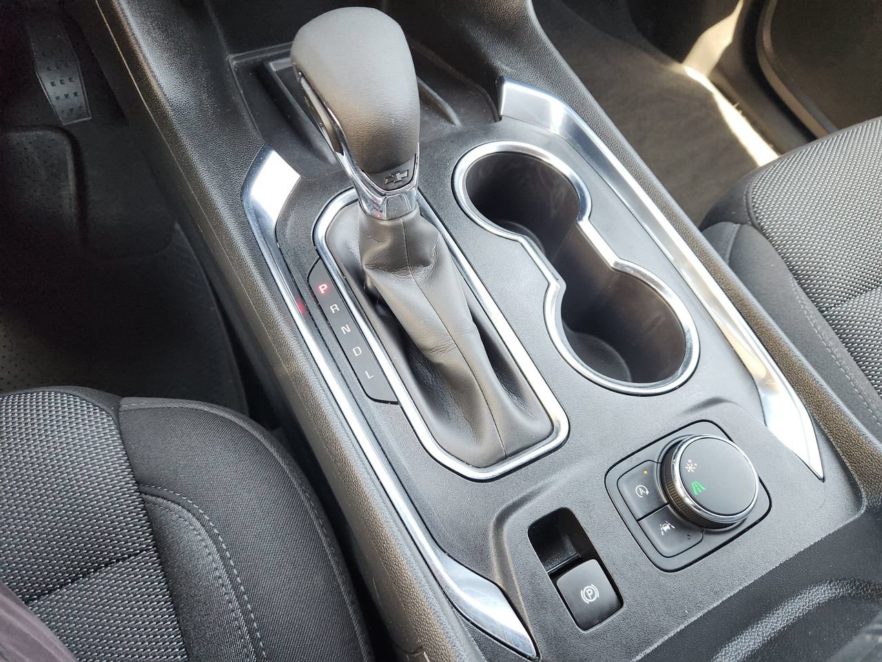 Used 2023 Chevrolet Traverse LT FWD image 19