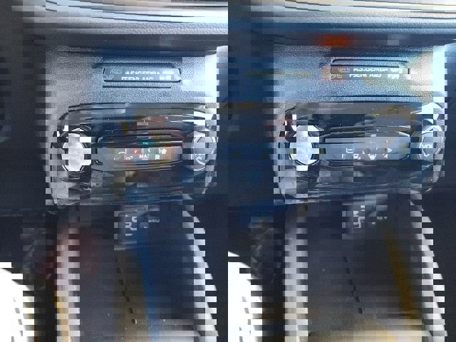 New 2025 Ford Escape SE image 18