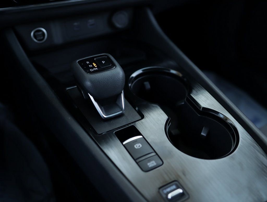 Used 2023 Nissan Rogue SV image 18