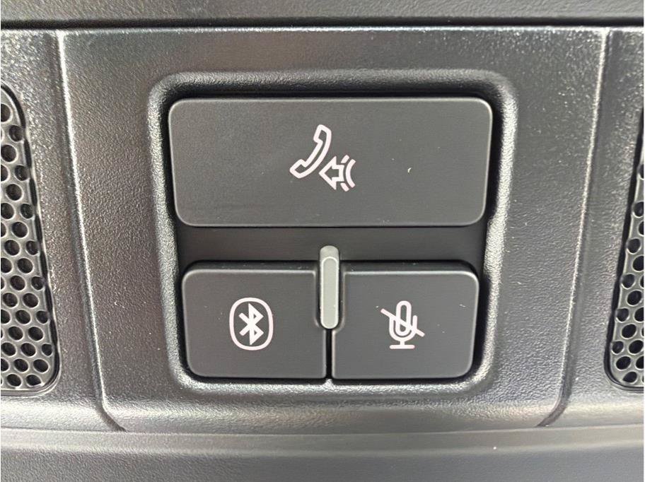 Used 2012 Volkswagen Beetle 2.5 FWD image 19