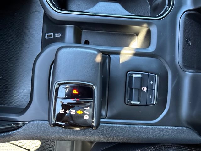 Used 2022 GMC Sierra 1500 AT4 w/ AT4 Premium Package AWD/4WD image 28