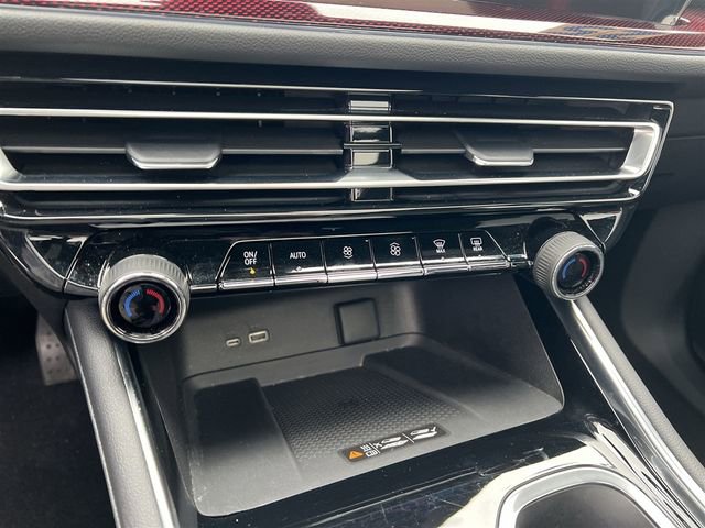 Certified 2025 Chevrolet Traverse RS w/ LPO, Floor Liner Package image 20