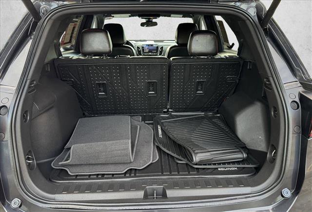 Used 2022 Chevrolet Equinox RS w/ RS Leather Package image 8
