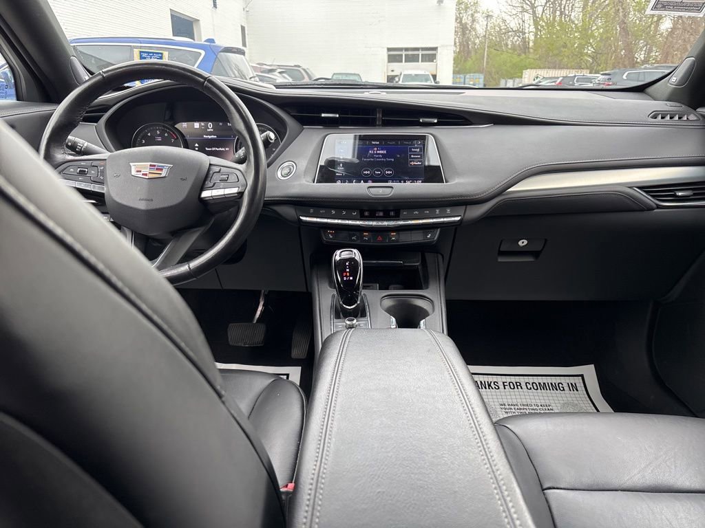 Used 2023 Cadillac XT4 Premium Luxury w/ LPO, Onyx Lite Package AWD/4WD image 19