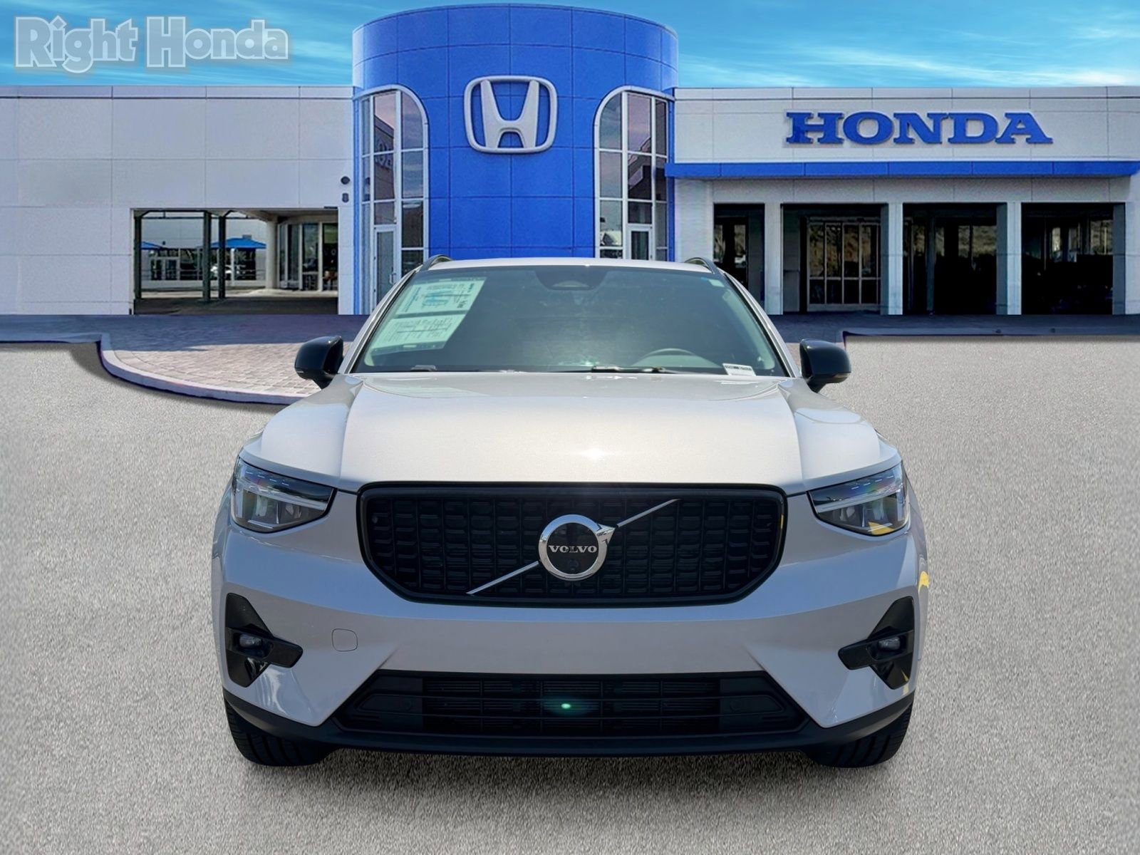 Used 2023 Volvo XC40 B5 Ultimate w/ Protection Package Premier AWD/4WD image 10