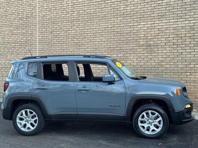 Used 2017 Jeep Renegade Latitude w/ Cold Weather Group image 3