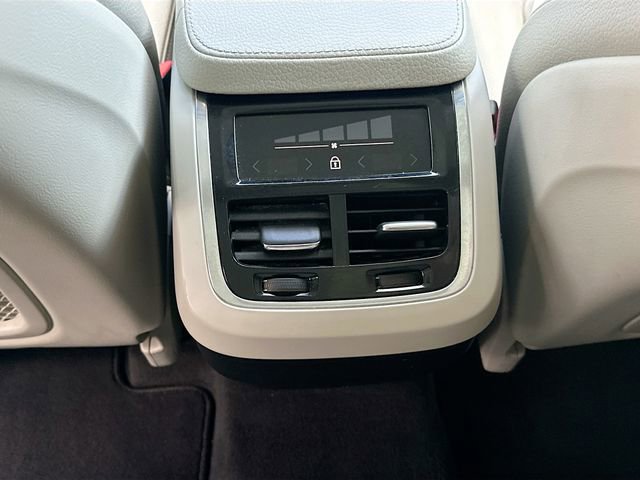 Used 2021 Volvo XC90 T5 Momentum image 29