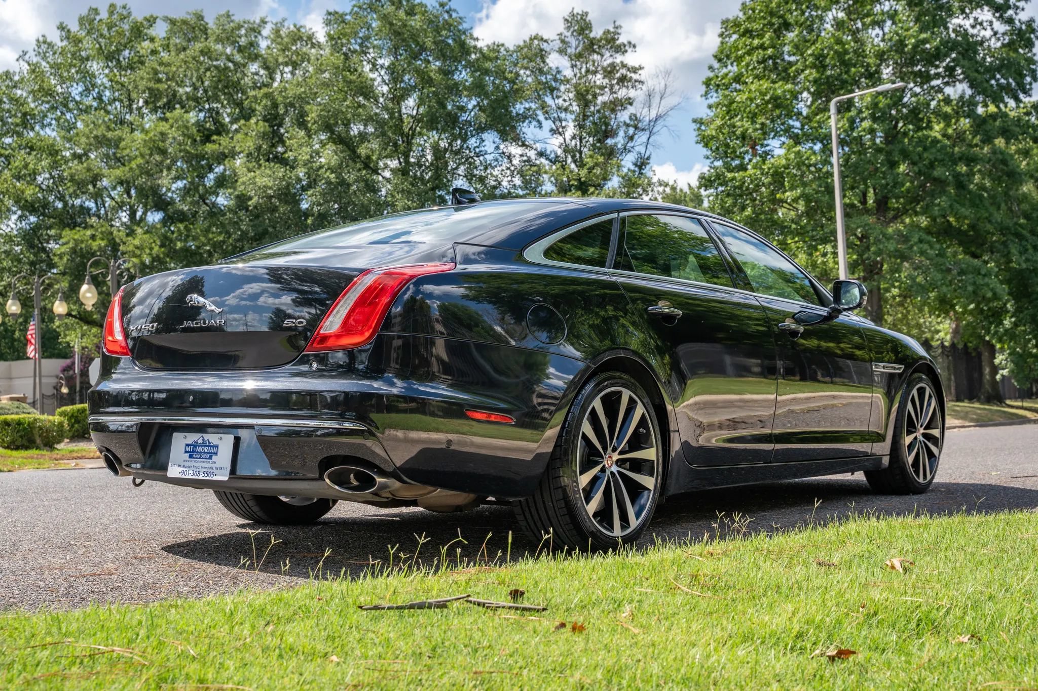 Used 2019 Jaguar XJ L Supercharged RWD image 5