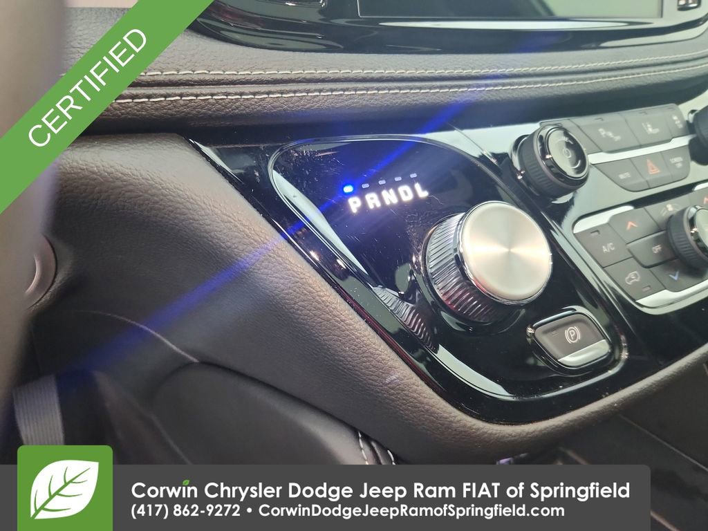 Certified 2025 Chrysler Pacifica Limited image 27