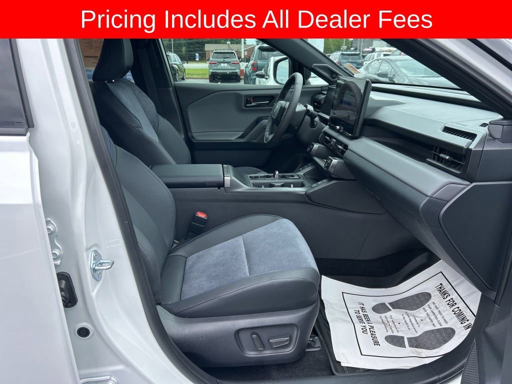 Used 2026 Toyota RAV4 XSE w/ Panoramic Sun Roof Package AWD/4WD image 24