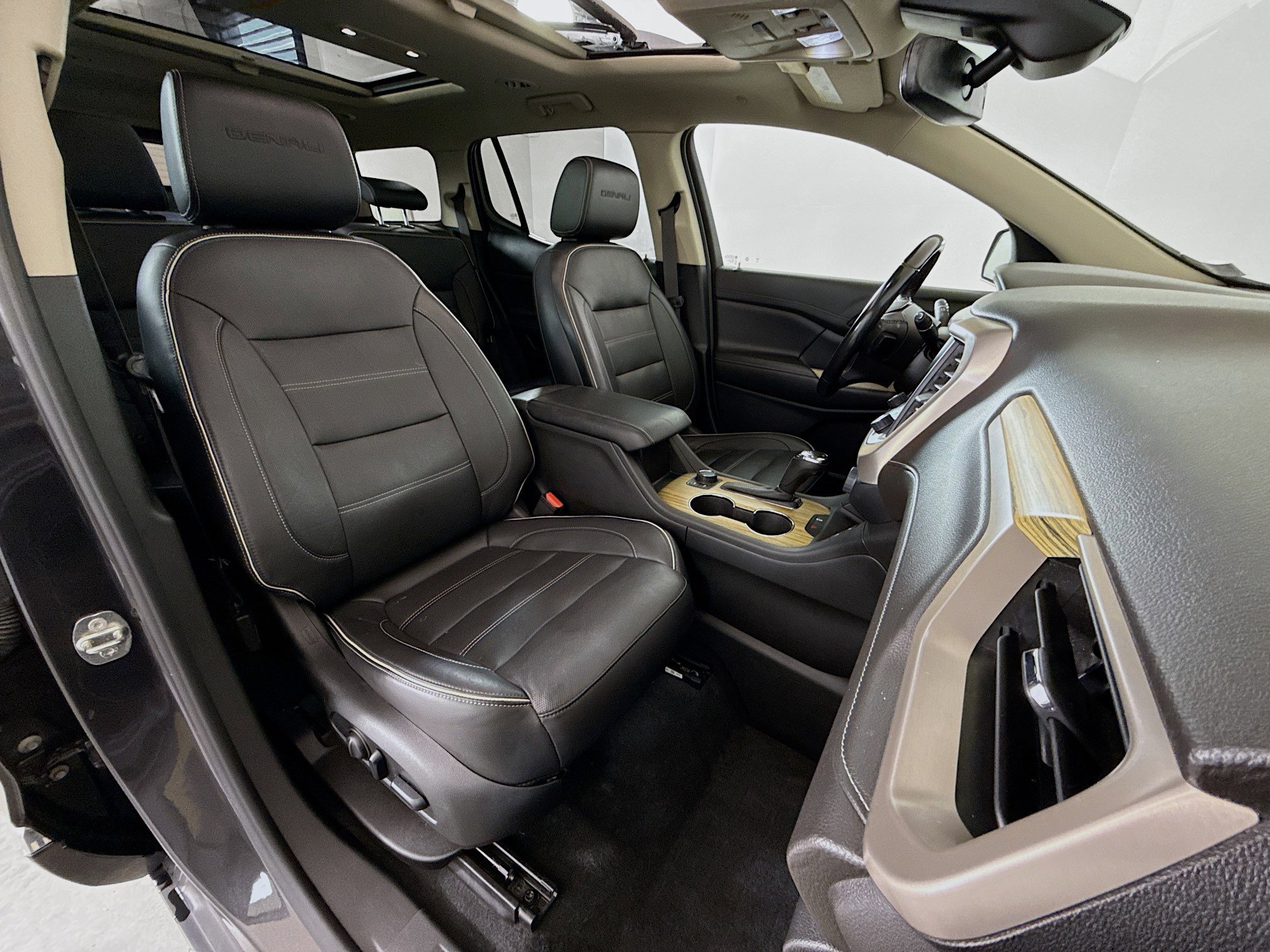 Used 2019 GMC Acadia Denali w/ Technology Package image 29