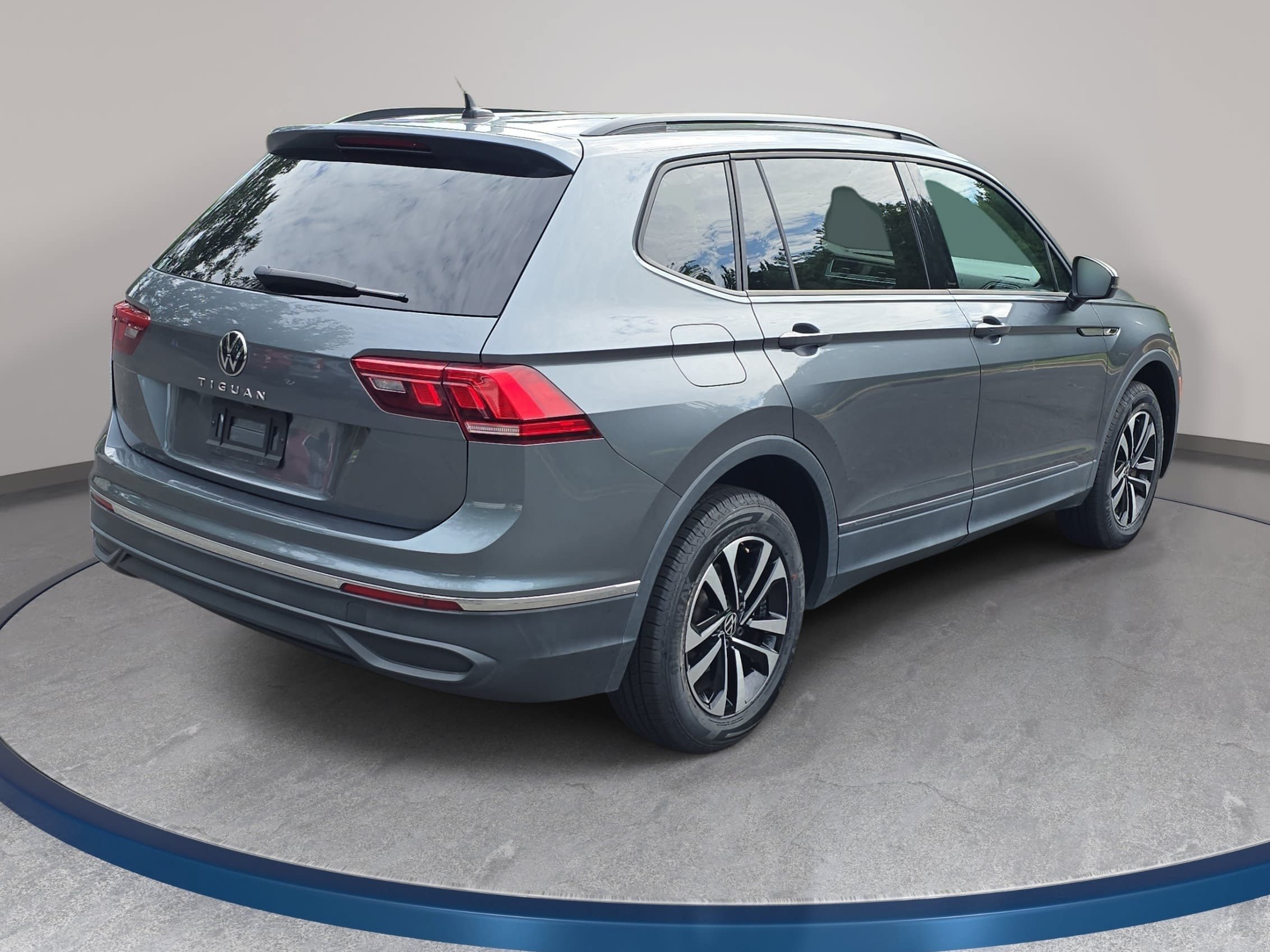 Used 2022 Volkswagen Tiguan S FWD image 5