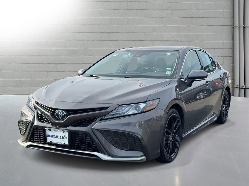 Used 2023 Toyota Camry XSE image 4